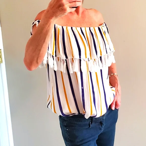 KORI, top, off shoulder - Picture 2 of 11